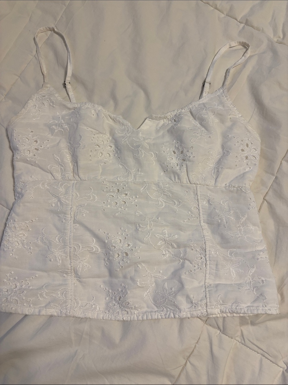 Abercrombie & Fitch   Eyelet spaghetti Strap Cami Top